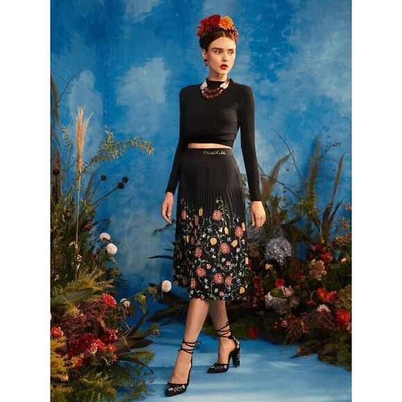 2pcs Frida Kahlo Bundle Mock Neck Tee and Floral Print Pleated Skirt SIZE S NWT - Picture 7 of 14
